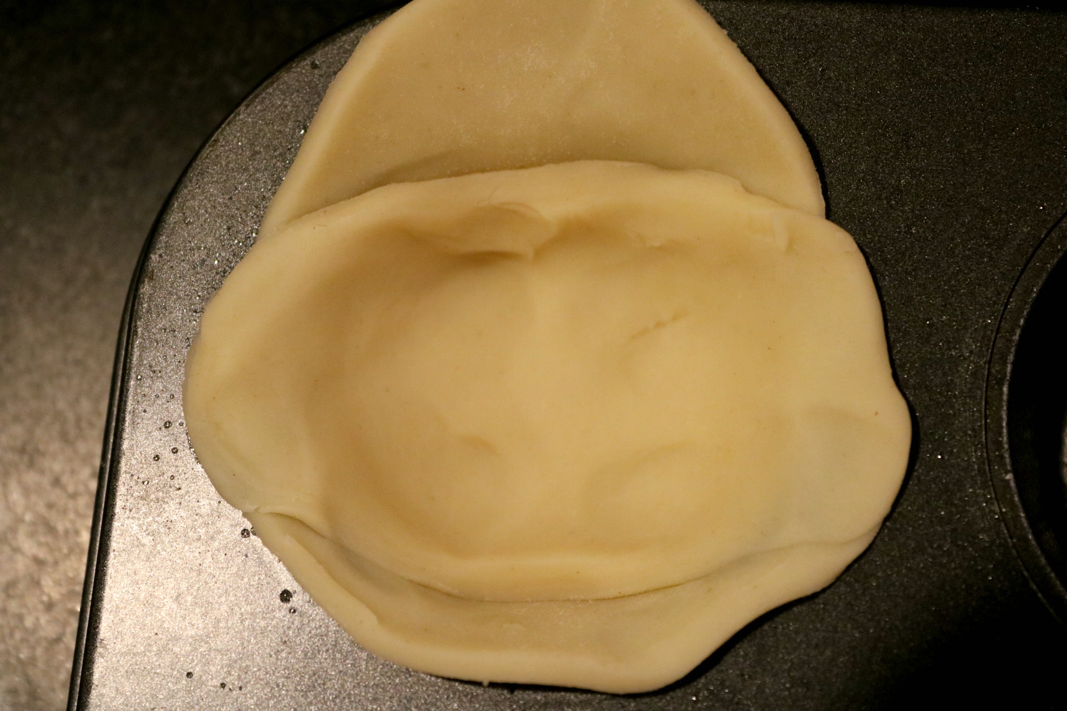 pressed dough,apple pies, mini